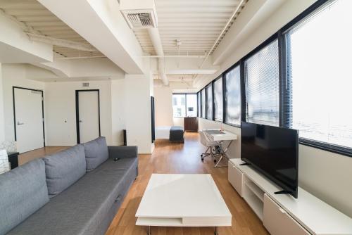 Hollywood Dicaprio Apartment