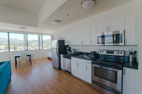 California Silver Apartment