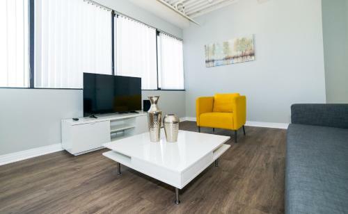 California Silver Apartment