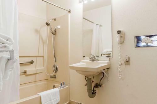 Motel Rodeway Inn - Rohnert Park