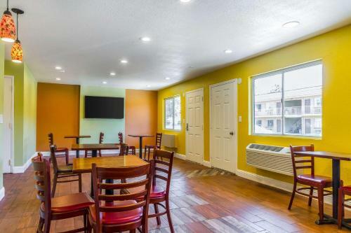 Motel Rodeway Inn - Rohnert Park