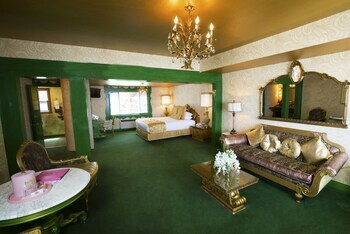 Hotel Madonna Inn