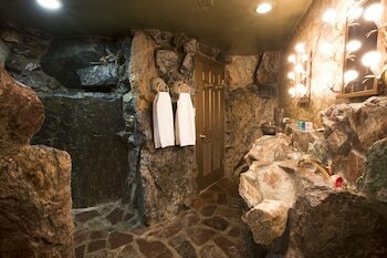 Hotel Madonna Inn