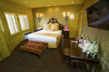 Hotel Madonna Inn