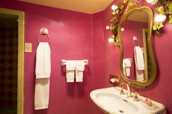 Hotel Madonna Inn