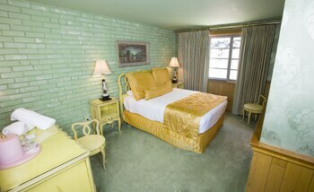 Hotel Madonna Inn