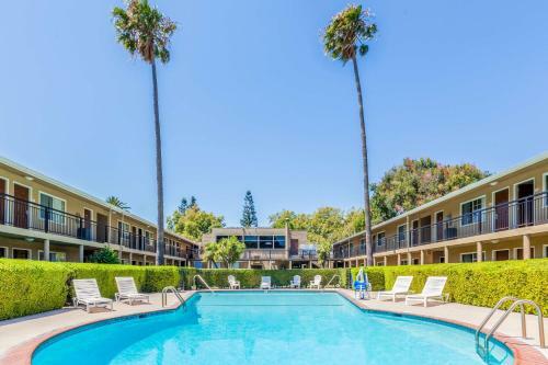 Hotel Super 8 San Jose