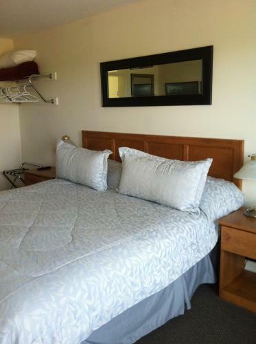 Anchor Motel And Suites
