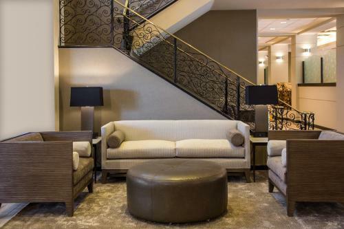 The Plaza Suites Hotel