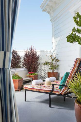 Bed & Breakfast West Cliff Inn, A Four Sisters Inn