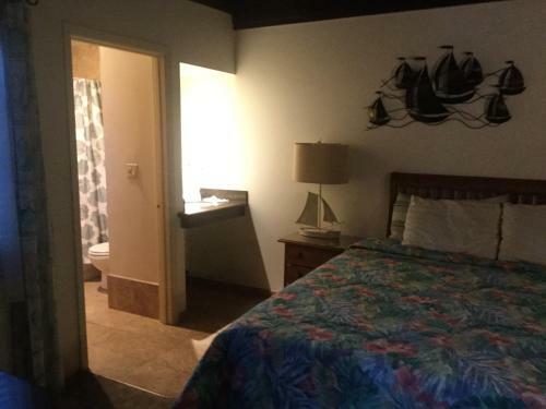 Posada Edgewater Beach Inn & Suites