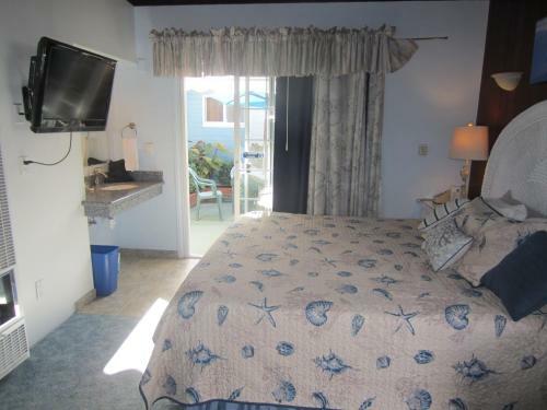 Posada Edgewater Beach Inn & Suites