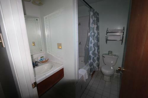 Posada Edgewater Beach Inn & Suites