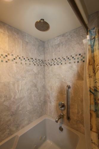 Posada Edgewater Beach Inn & Suites