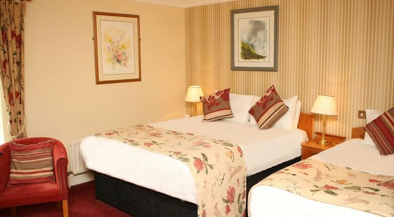 Castle Oaks House Hotel