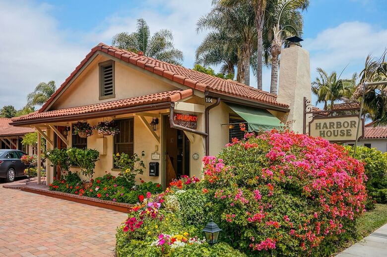 Posada Harbor House Inn