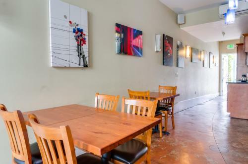 Hotel Pacific Blue Inn