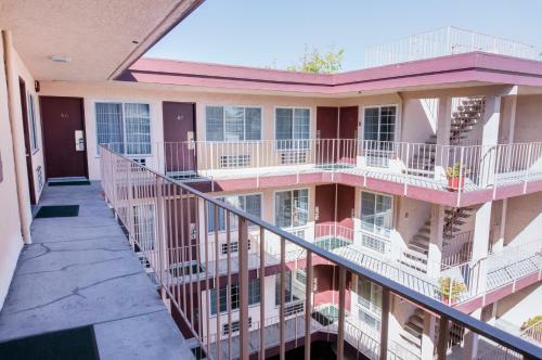 Motel Redwood Inn