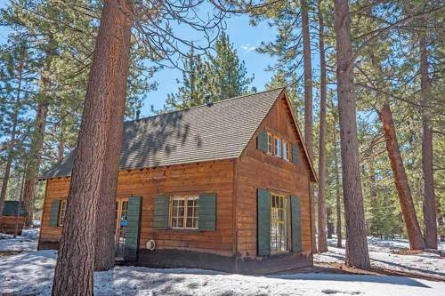 Azure Avenue Holiday Home 1