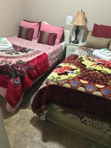 Hostal White House Bed And Breakfast