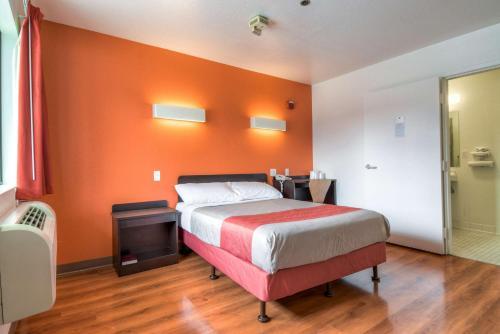 Motel 6 Temecula - Historic Old Town