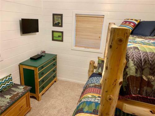 Larch Cabin
