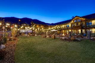 968 Park Hotel