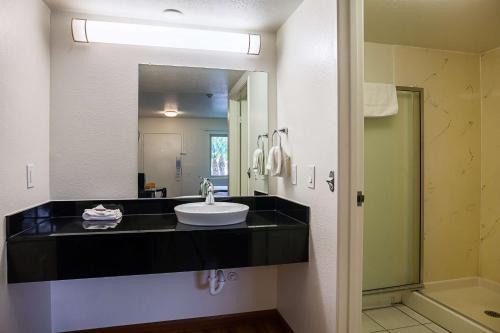 Motel 6 Ventura Downtown