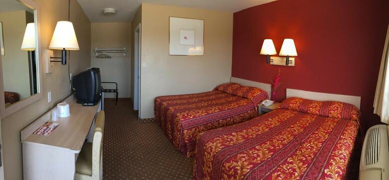 Hotel Hilltop Inn & Suites