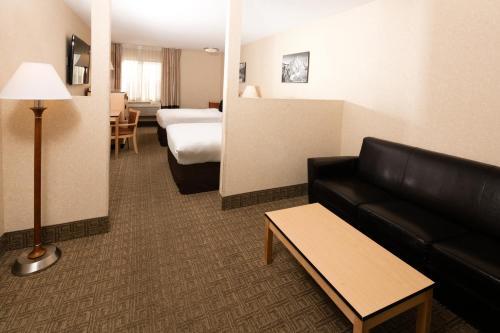 Hotel Lexington Inn & Suites