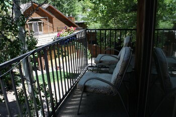 St Moritz Lodge And Condominiums