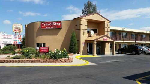 Motel Travelstar Inn & Suites