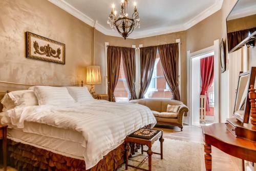 The Holiday Chalet Victorian Bed & Breakfast