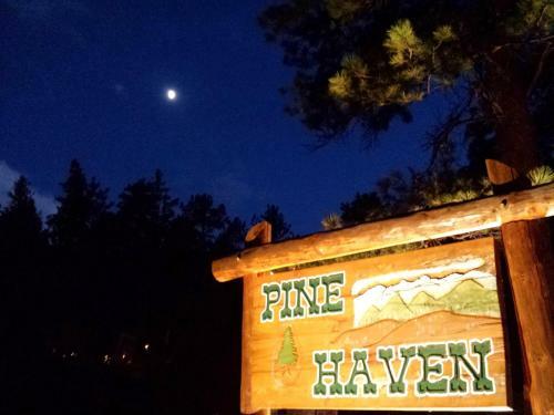 Hotel Pine Haven Resort