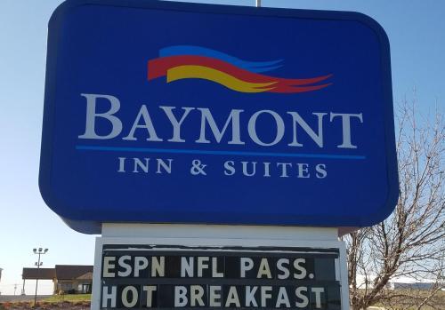 Hotel Tyme Square Inn & Suites