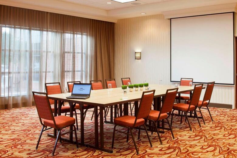 Hotel Courtyard By Marriott Pueblo
