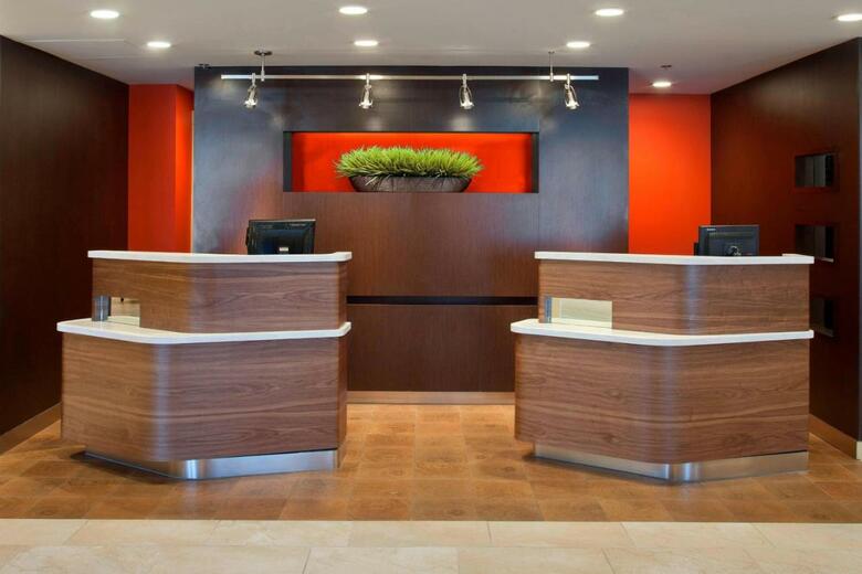 Hotel Courtyard By Marriott Pueblo