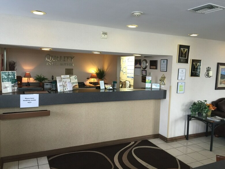 Hotel Quality Inn And Suites Summit County