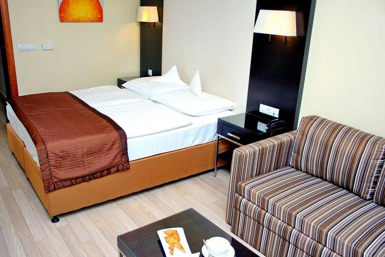 Lion's Garden Hotel