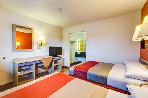 Motel 6 Denver West Wheat Ridge - North
