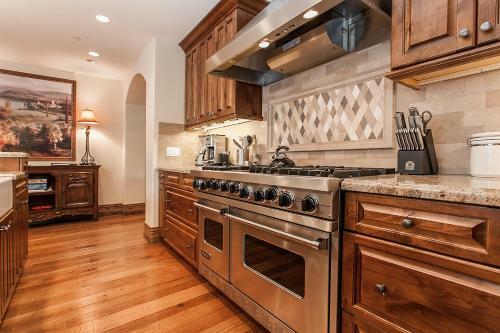 Hotel Arrabelle 282 By Exclusive Vail Rentals