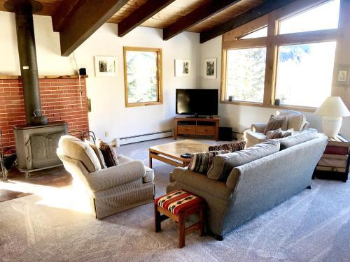 Europeanchalet Style Home