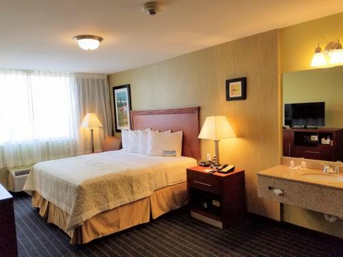 Hotel Days Inn Bradley Airport