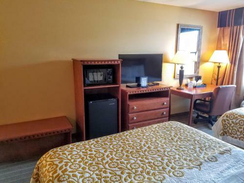 Hotel Days Inn Bradley Airport