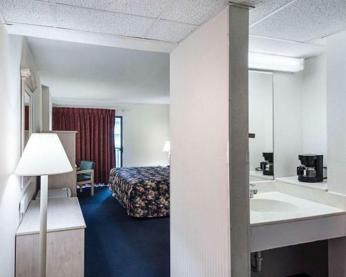 Hotel Econo Lodge Inn & Suites - Rehoboth Beach