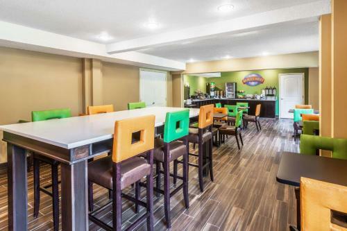 Hotel Baymont Inn & Suites Newark