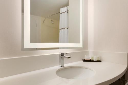 Hotel Embassy Suites Newark - Wilmington/south