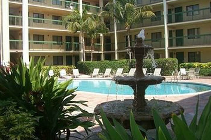 Hotel Ramada Suites Boca Raton