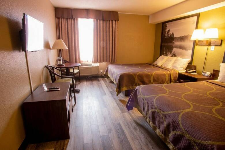 Hotel Super 8 Mississauga