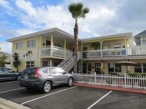 Silver Sands Motel